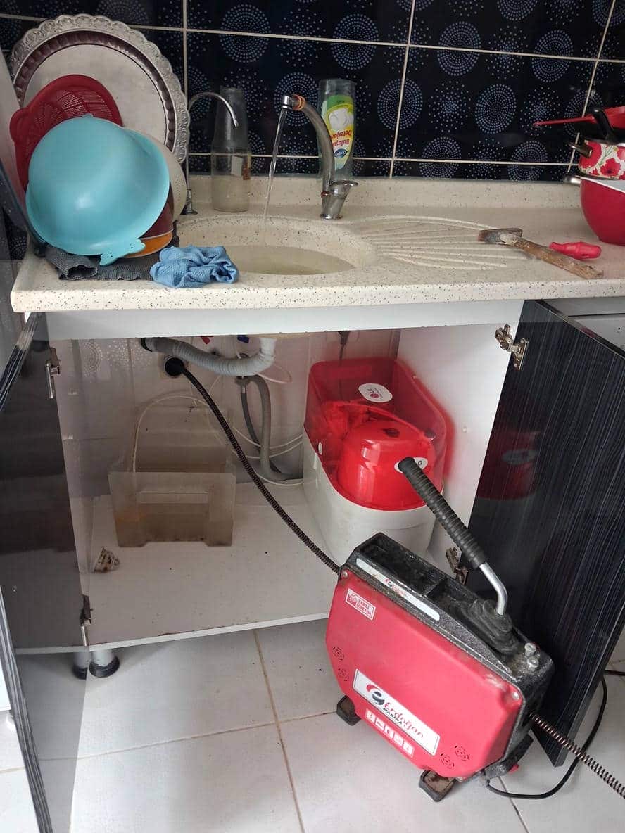 Lavabo altında gider açma çalışması