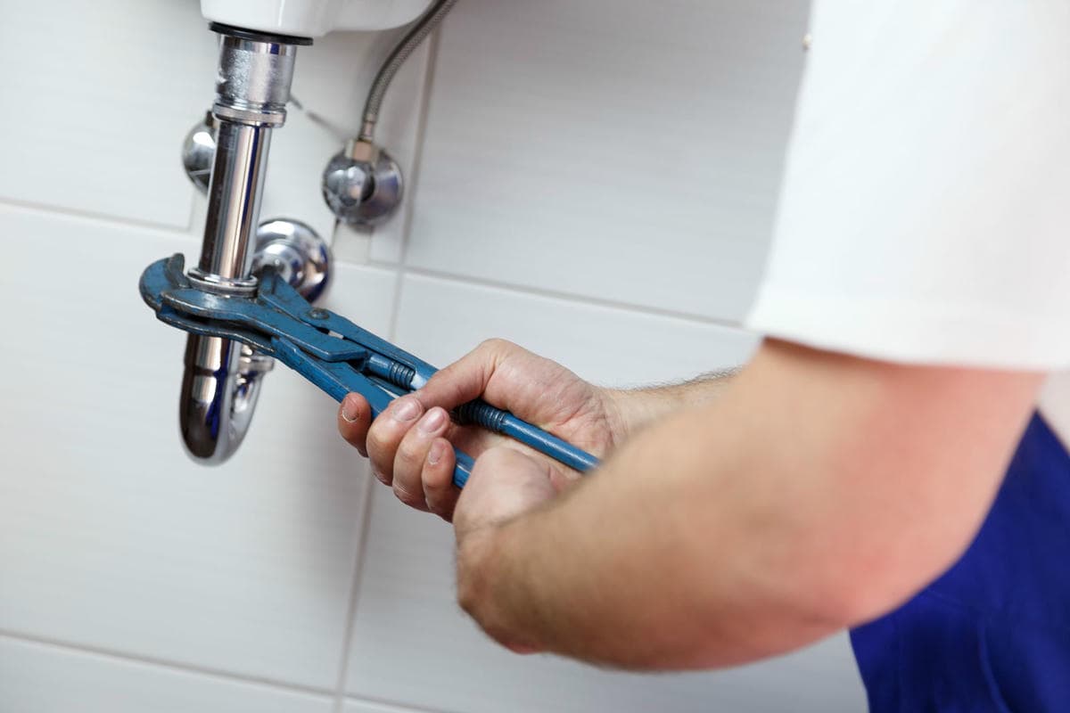 Lavabo sifonu boru bağlantısı tamiri